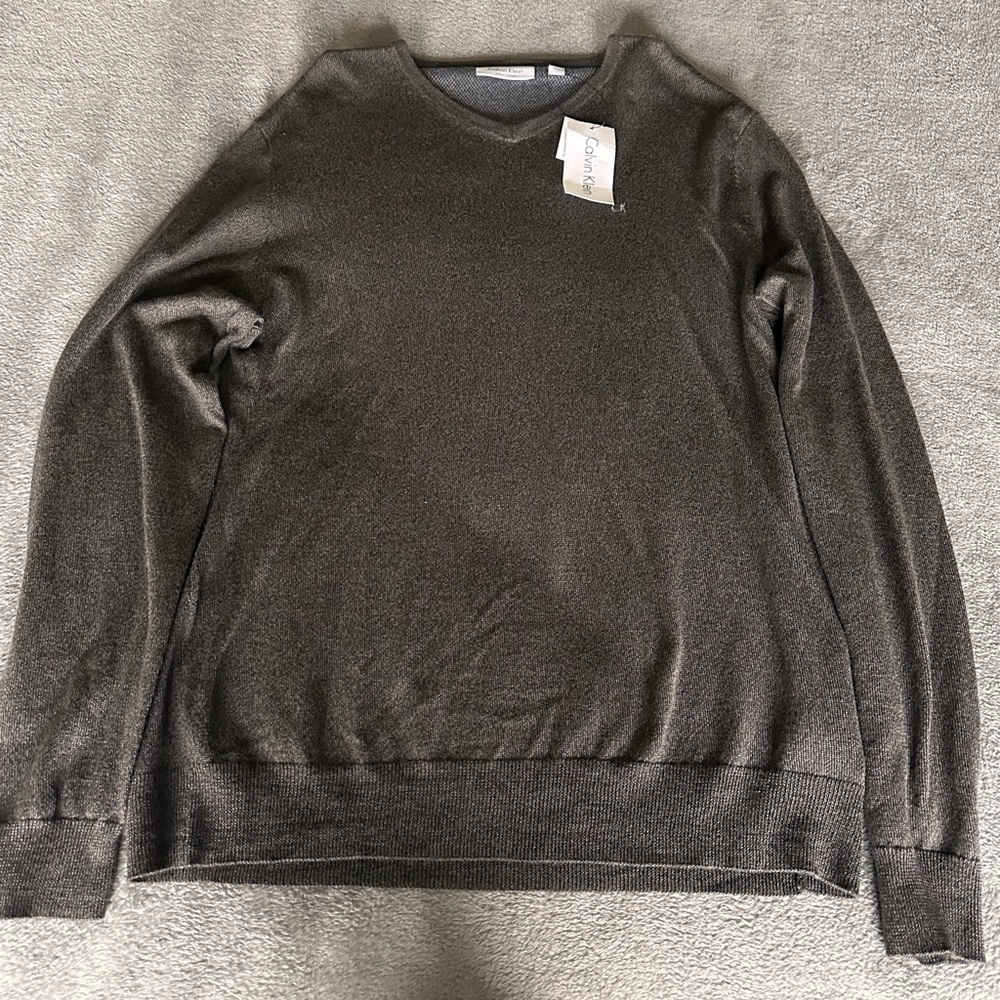 Men’s Calvin Klein top.
